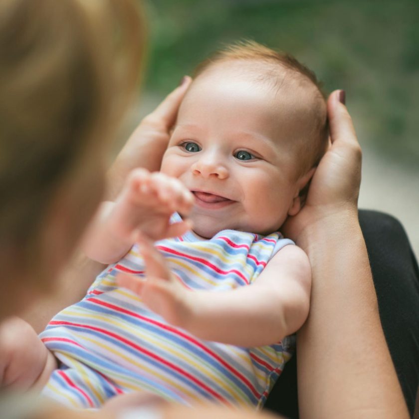 when-do-babies-start-laughing-annedir-her-ey